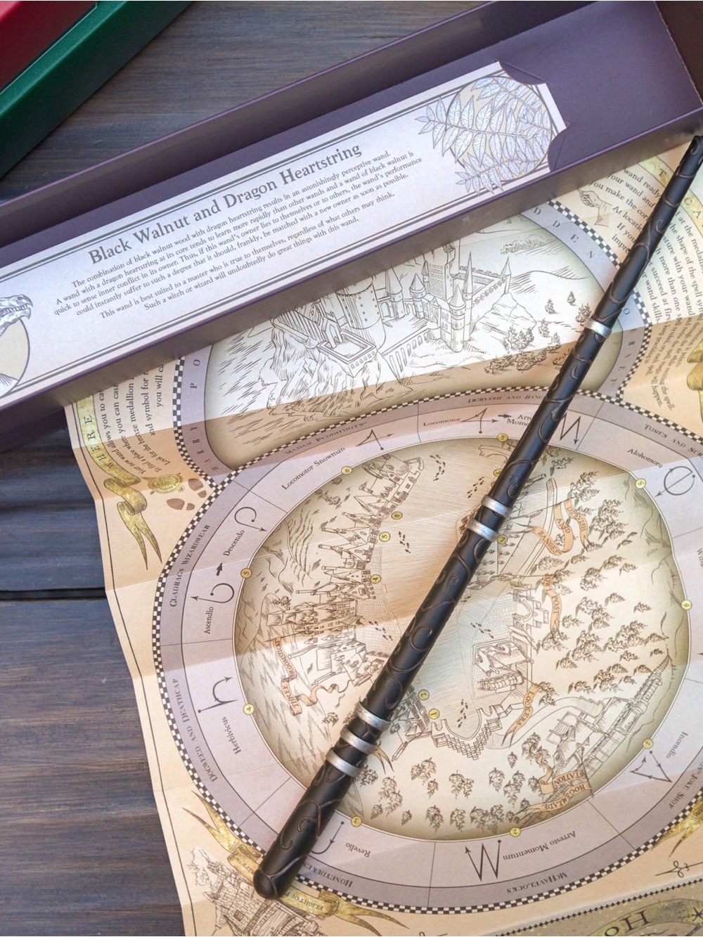 HARRY POTTER Universal Studio Olivander’s Walnut Dragon Heartstring Wand